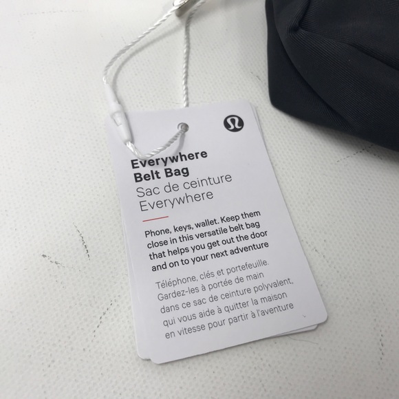 Lululemon Everywhere Belt Bag, Size 1L - Black/White/Silver - Picture 4 of 12